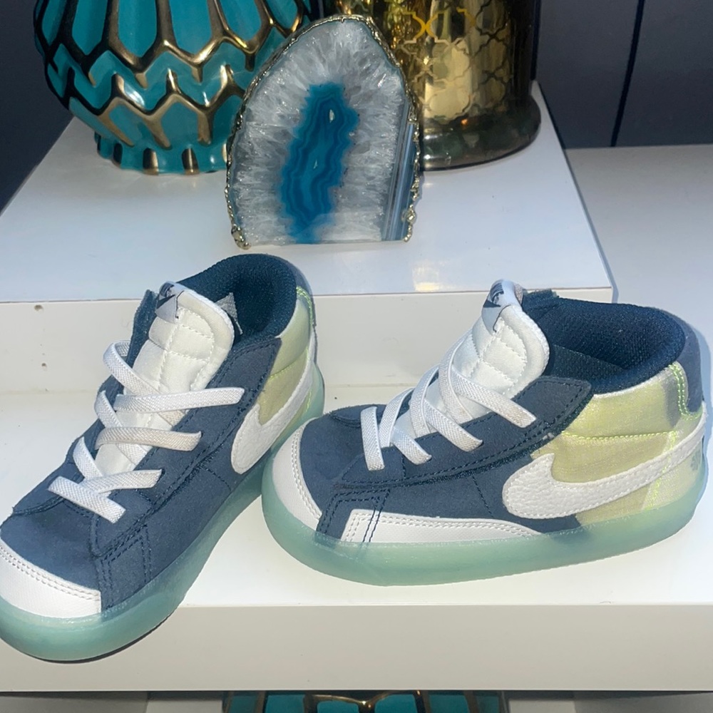 Blazer Mid